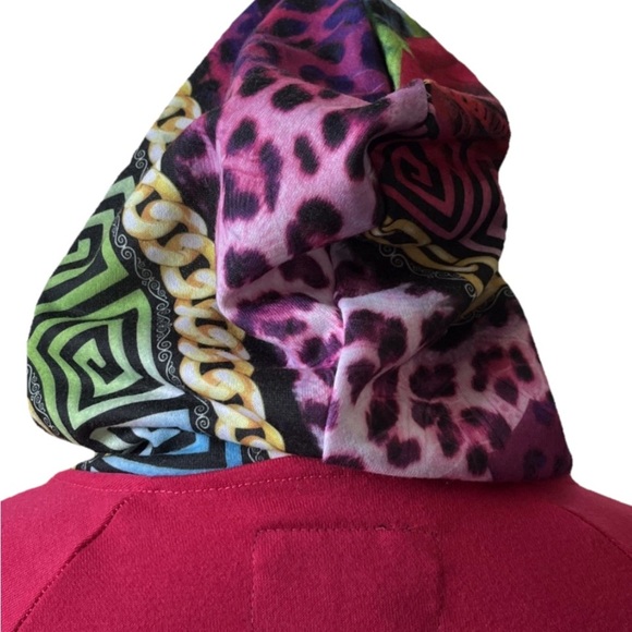 Red Fox Cropped Sweatshirt Hoodie pattern on front and hood size Small - Picture 6 of 6